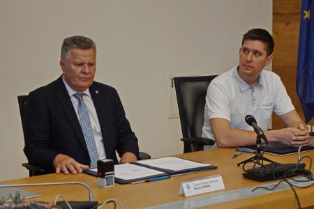 PODPIS POGODBE ZA NAKUP MOŠTVENIH VOZIL - Foto- Tine Šubic_24
